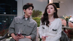 Qin Xiaofei, let me hold the umbrella for you from now on. My promise won\'t change, okay?