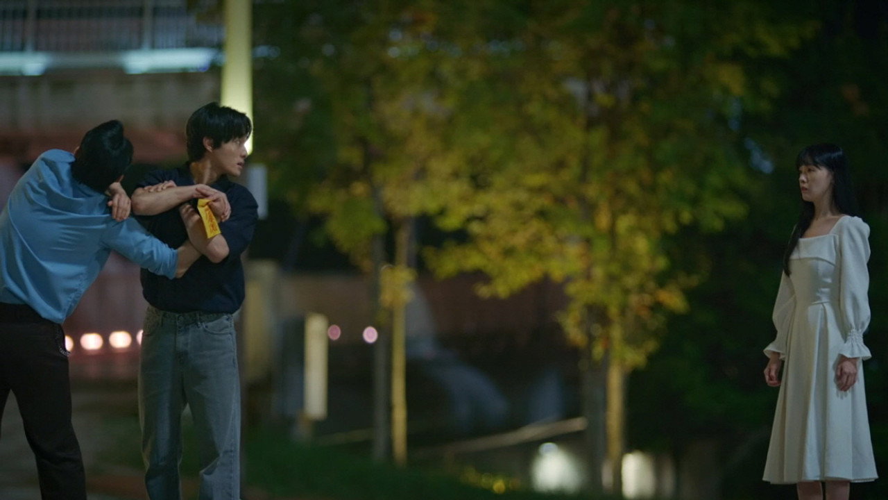 Young Min\'s Mother\'s Hairband